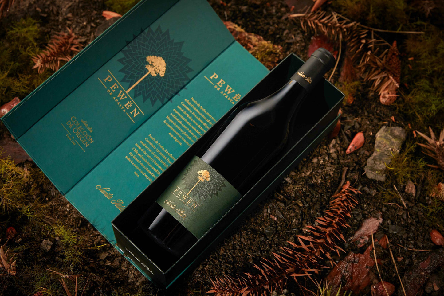 Vino Pewen Carmenere Valle de Apalta color rojo púrpura